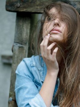 4-Bad-Hair-Habits-You-Didnt-Know-You-Had-and-How-to-Fix-Them
